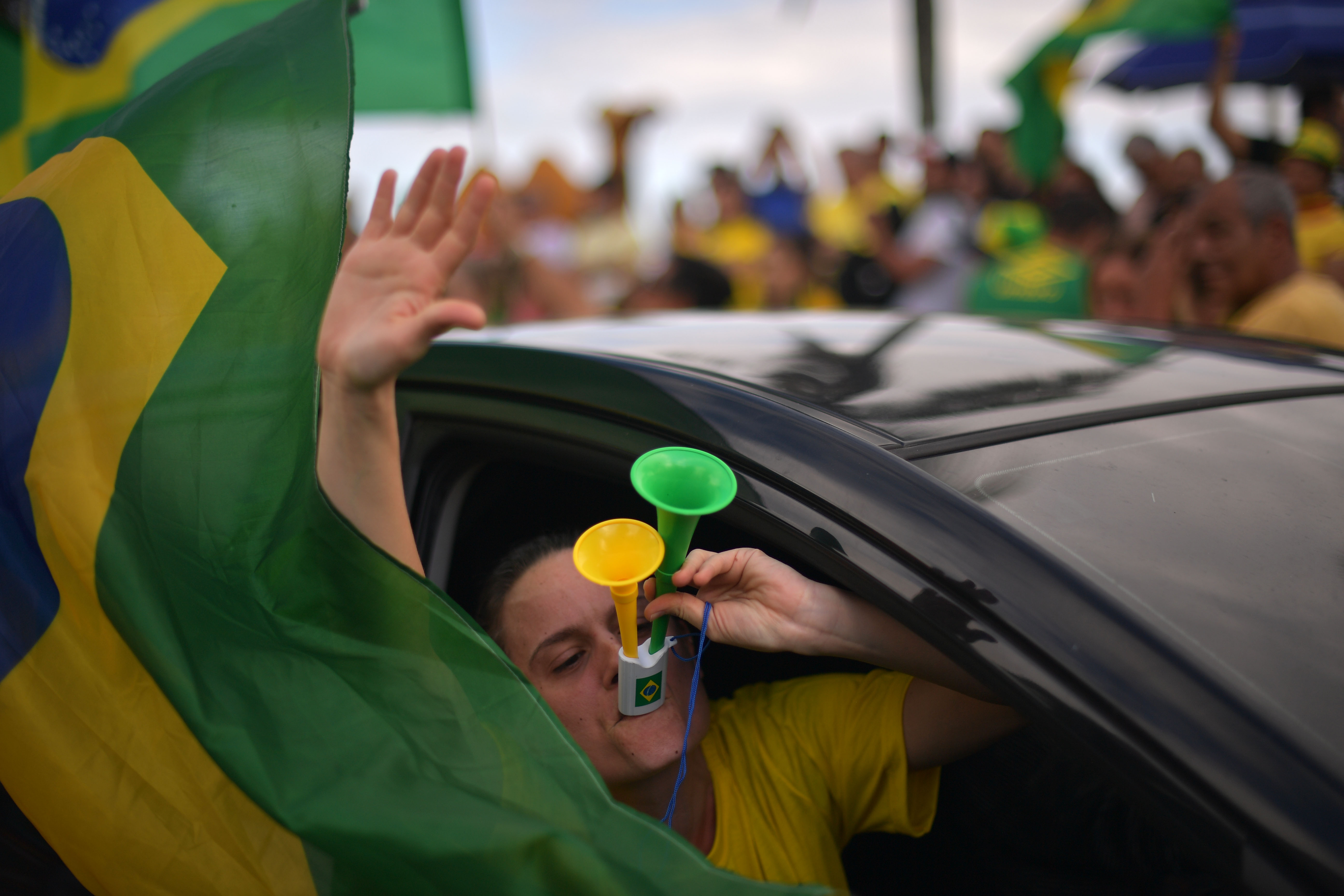Elecciones en Brasil: Comienzan a cerrar los centros de votación