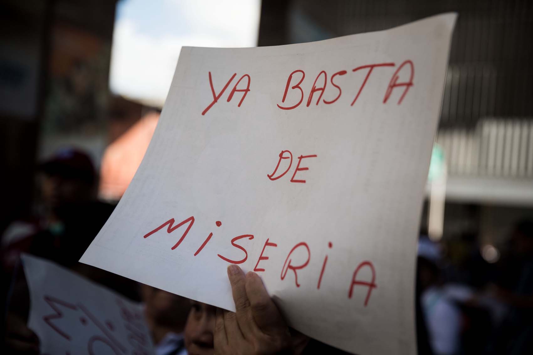 Maduro anuncia pago semanal de salarios después de 100 días de protestas de los trabajadores públicos