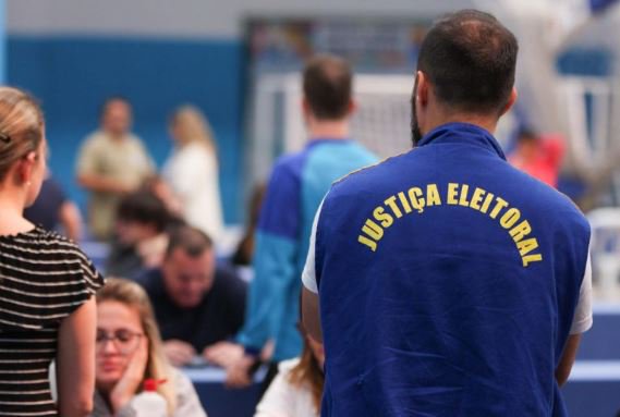 Un jurado de votación muere de infarto en colegio electoral de Río de Janeiro