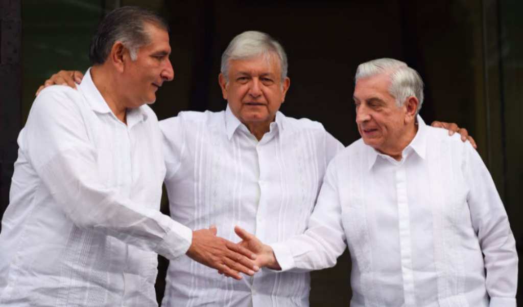 AMLO: México dejará de vender petróleo crudo al extranjero