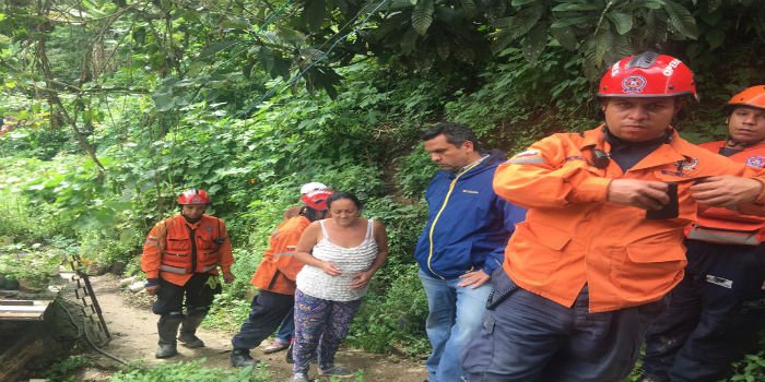Lluvias torrenciales dejan a un niño fallecido en Caracas