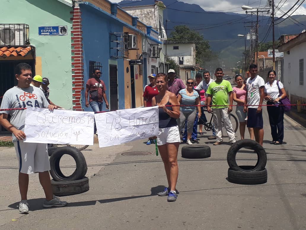 Más de 200 familias del pueblo de San Diego tienen tres días sin electricidad