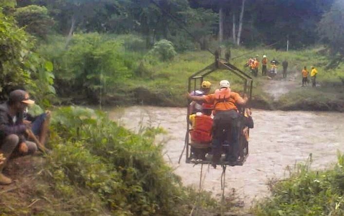 Una familia fue arrastrada por una quebrada en Lara