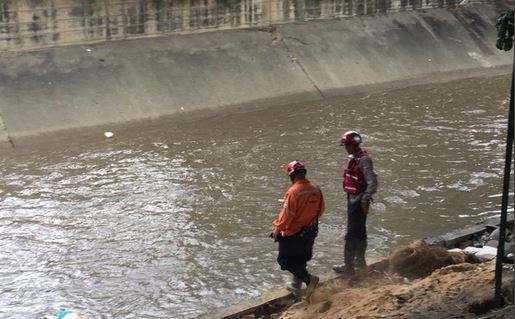 Hallan dos cadáveres en el Río Guaire, al este de Caracas #17Oct (Fotos Sensibles)