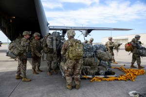 EEUU envía soldados para reforzar seguridad de su embajada en Irak