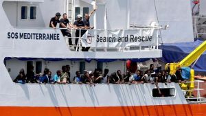 Casi 800 migrantes rescatados y 14 desaparecidos en aguas españolas
