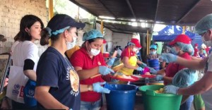 “Aquí hay comida para todos”, Casa de Paso en Cúcuta reparte almuerzos a cientos de venezolanos