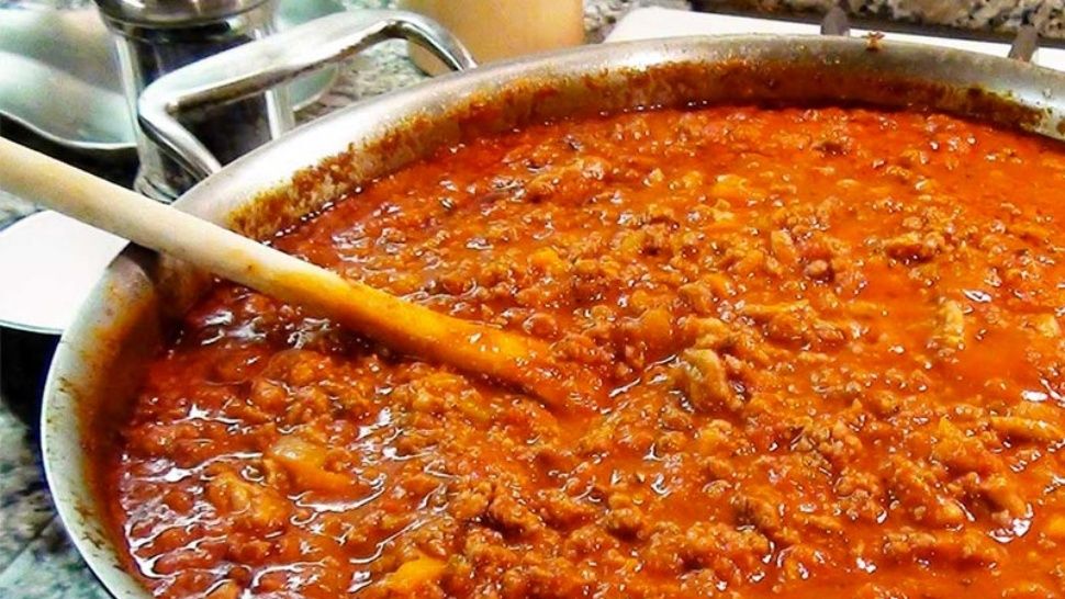 ¡De locura! Vegana amenazó con matar a su mamá porque preparó salsa boloñesa