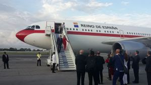 Pedro Sánchez, jefe del gobierno español, inicia su primera visita a Cuba