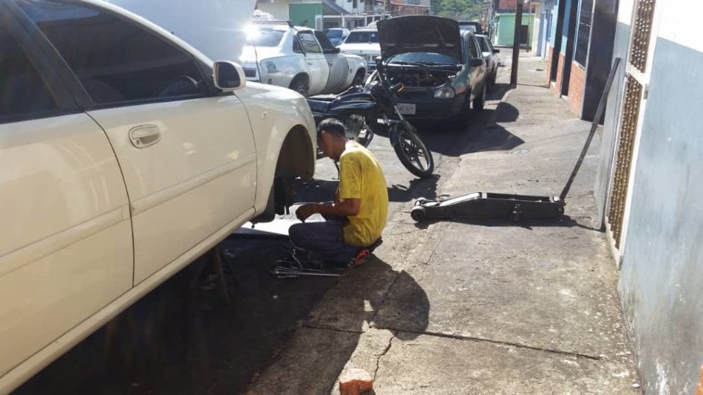 Continúa disminuyendo la compra de repuestos y autopartes en Táchira