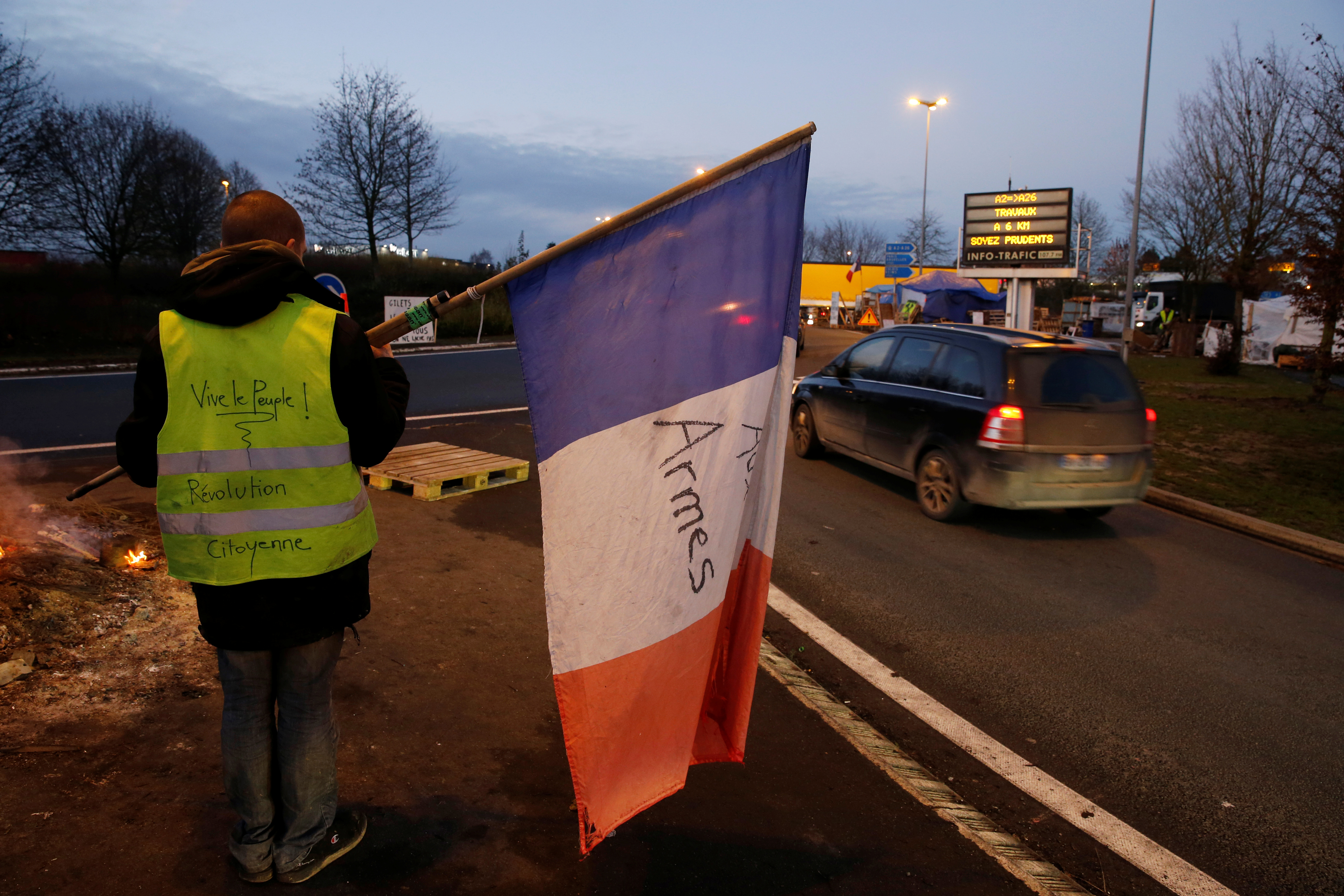 Al Qaeda dice que los chalecos amarillos desenmascaran al “odioso” Gobierno francés