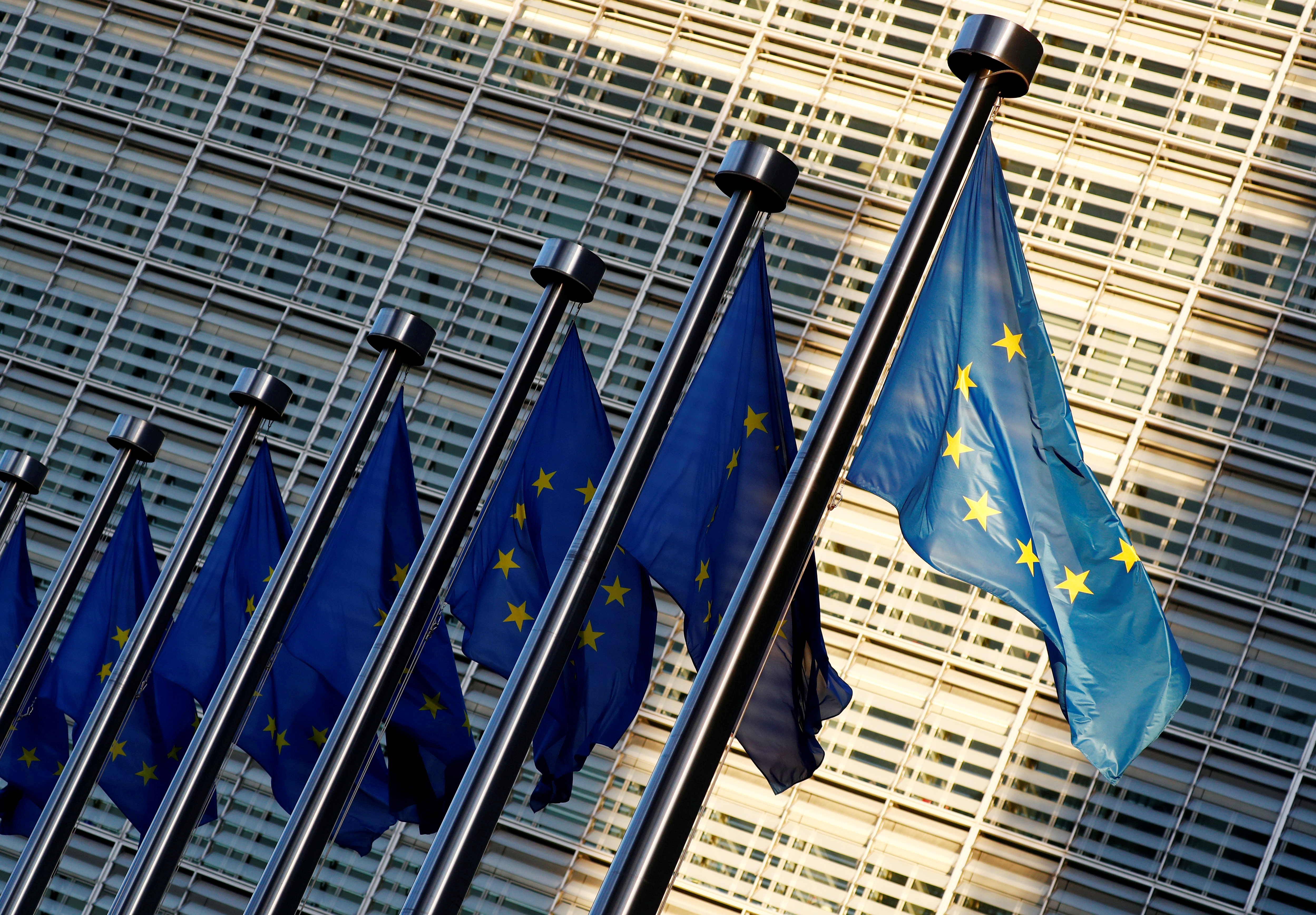 La Comisión Europea considera responder a EEUU la imposición de aranceles