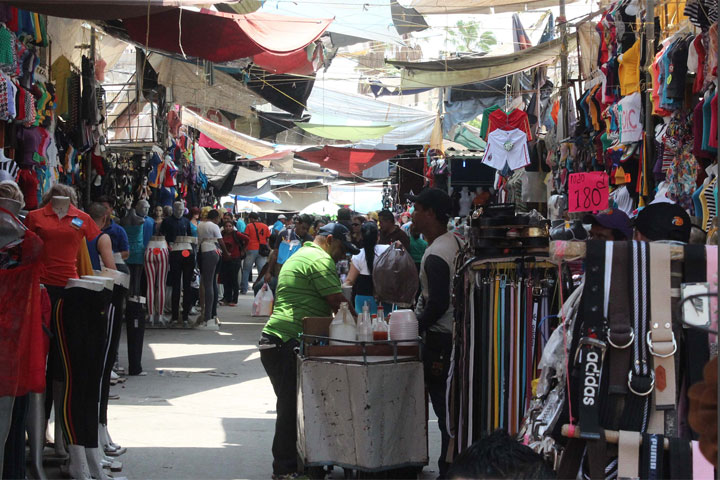 Ocho de cada diez hombres en Maracaibo anda sin interiores por altos precios de ropa íntima