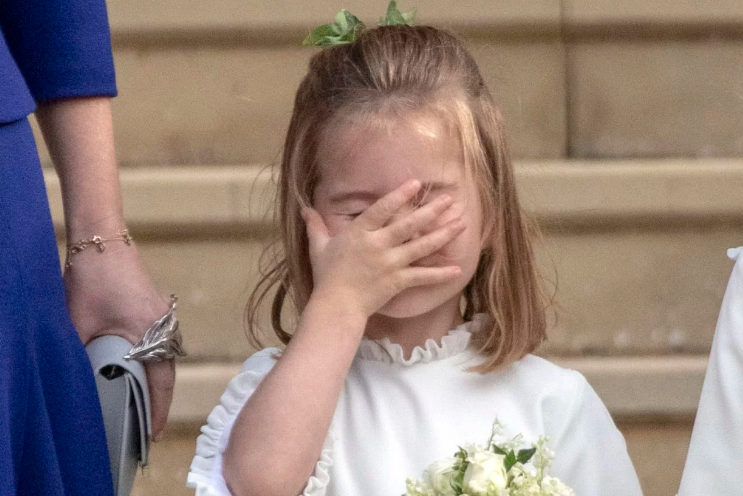 Kate y la princesa Charlotte sorprenden a clientes de un pub ante una “emergencia”