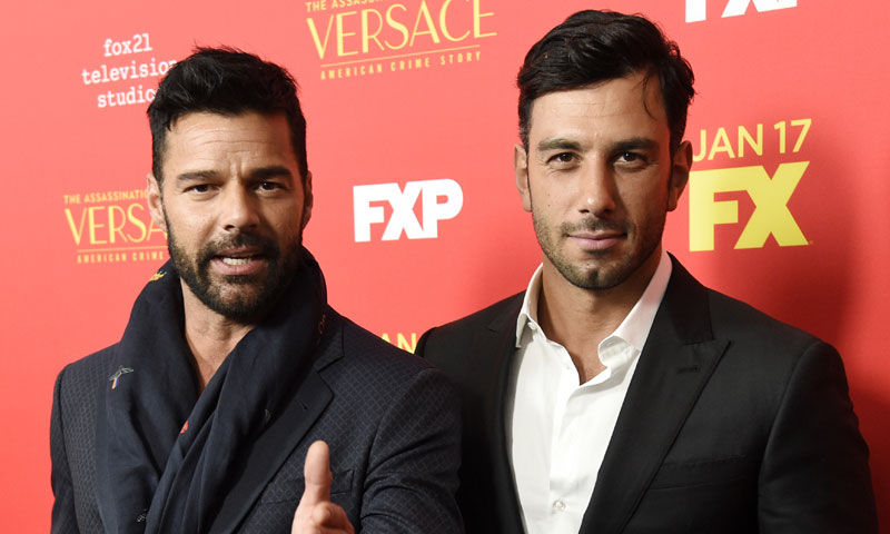 Ricky Martin y Jwan Yosef encendieron Instagram con una ardiente foto en la playa