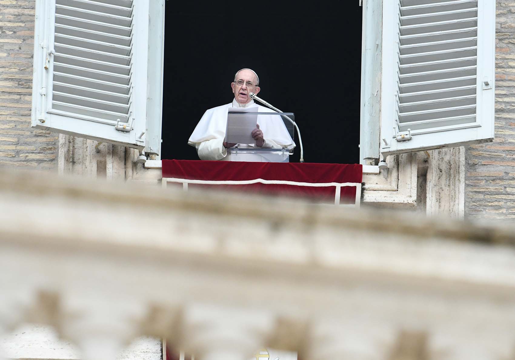 El papa Francisco pide que se actúe rápidamente para evitar naufragios de migrantes