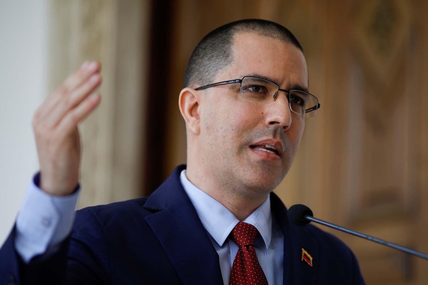 ¡Rompió el silencio! Arreaza ya salió a implorar que liberen al “ciudadano venezolano” Alex Saab