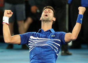 Djokovic derrota a Raonic y se medirá a Federer en semifinales de Australia