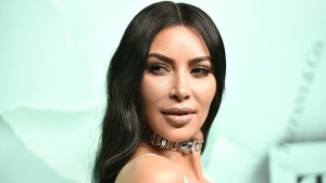 La EVIDENCIA definitiva de que las nalgotas de Kim Kardashian son de mentira (AY CHIAMO)