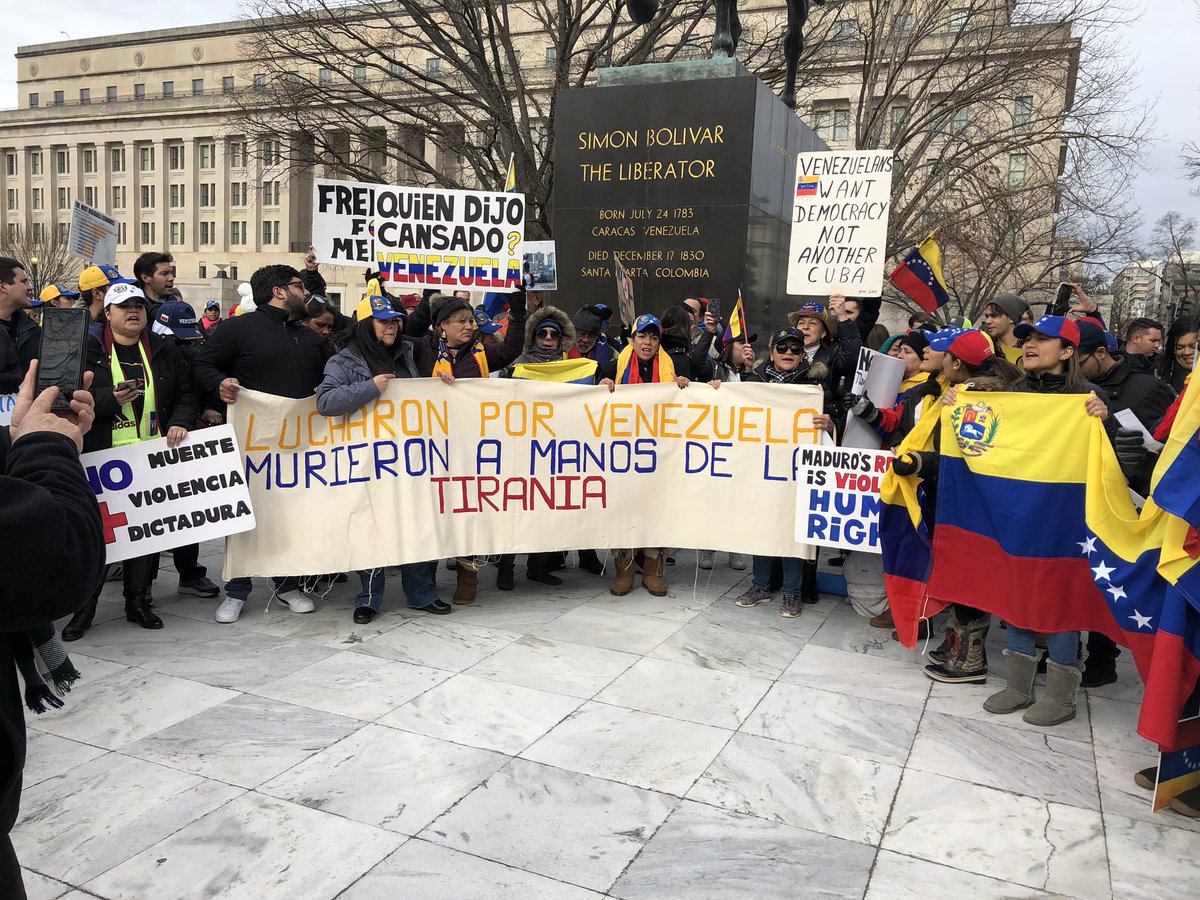 Venezolanos en Washington aplauden que Trump reconozca a Guaidó como Presidente (E) (Fotos y video)