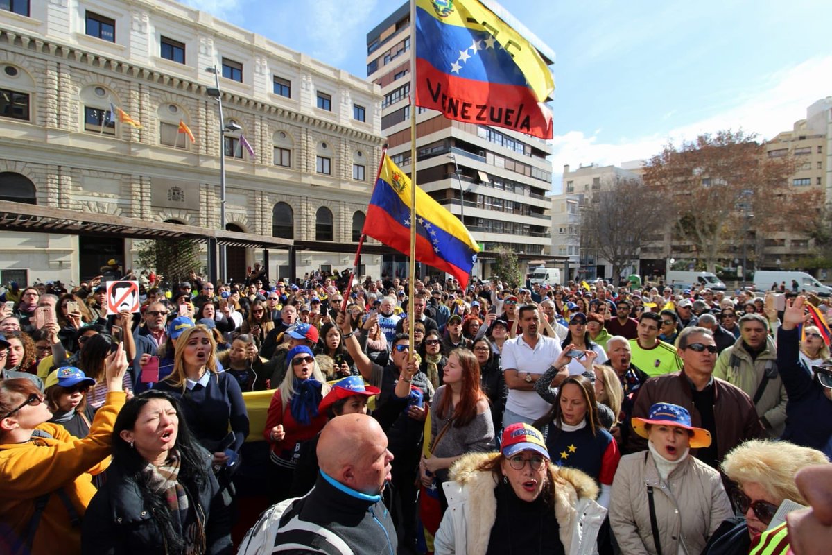 En España, los venezolanos alzaron su voz contra Maduro #23Ene (video)