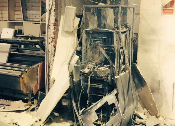 Delincuente muere al intentar robar cajero automático con explosivos (Fotos)