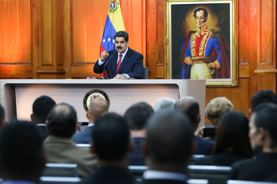 Maduro se atornilló en la silla: No he abandonado, ni dejaré el cargo