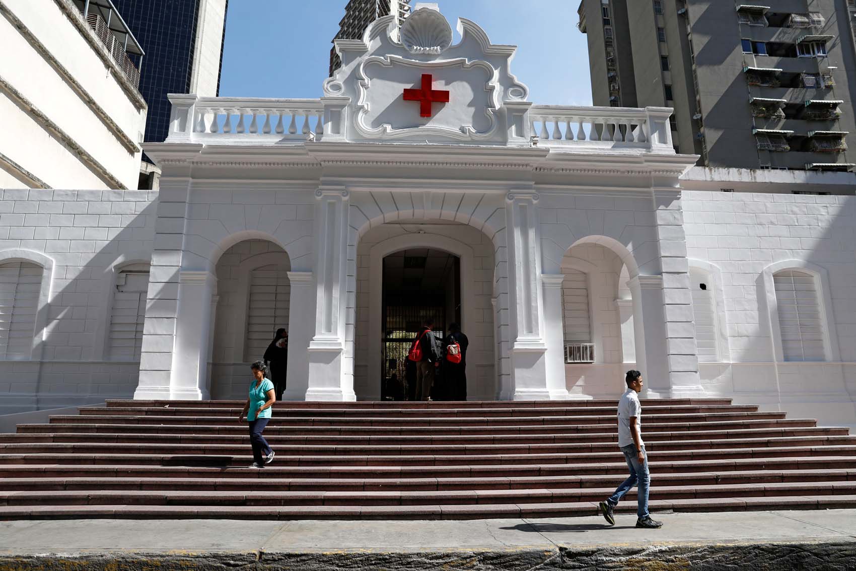 La Cruz Roja se ofrece para distribuir la ayuda humanitaria en Venezuela (Video)