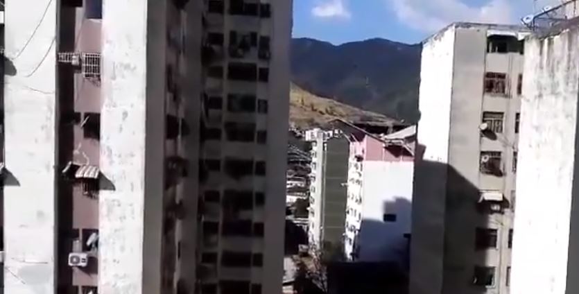 Cacerolazo en el centro de Caracas tras bloqueo del régimen de Maduro a Antena 3 y NatGeo (Videos)
