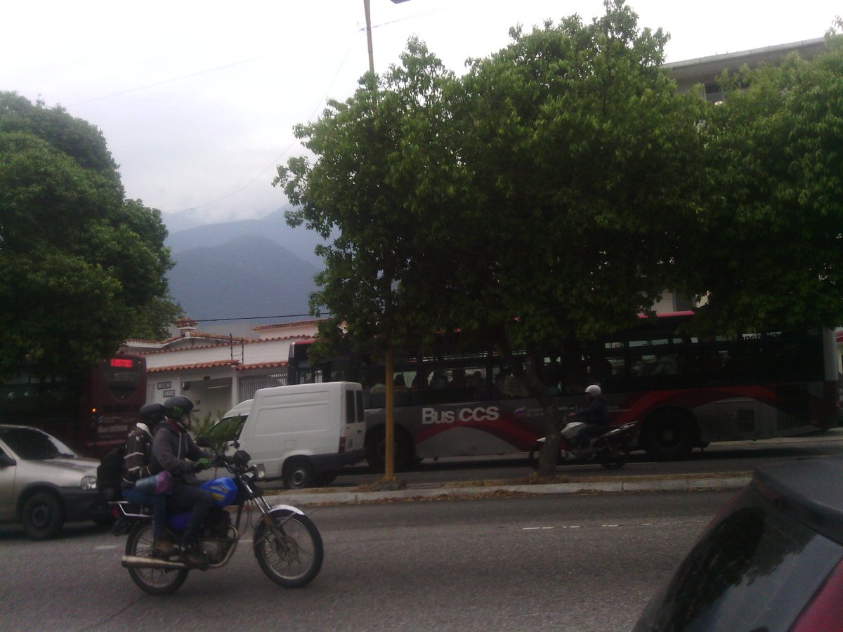 ¡Llenazo! …pero de autobuses para la concentración chavista en Mérida #18Feb (fotos)