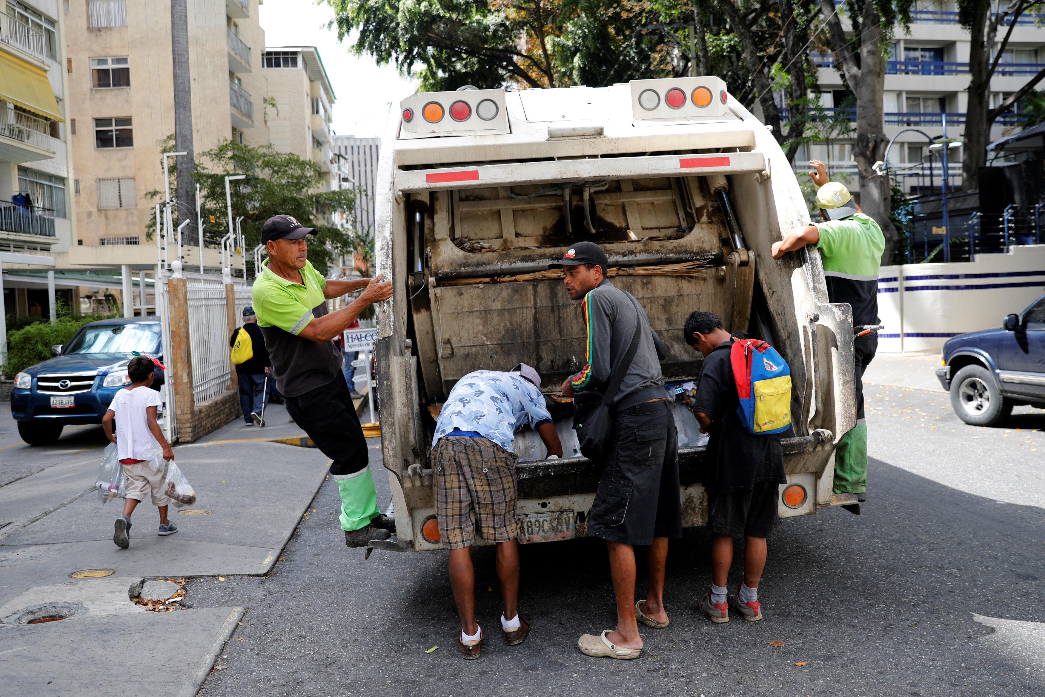 Cuando el camión de basura pulveriza ingresos y sentencia el cierre de comercios