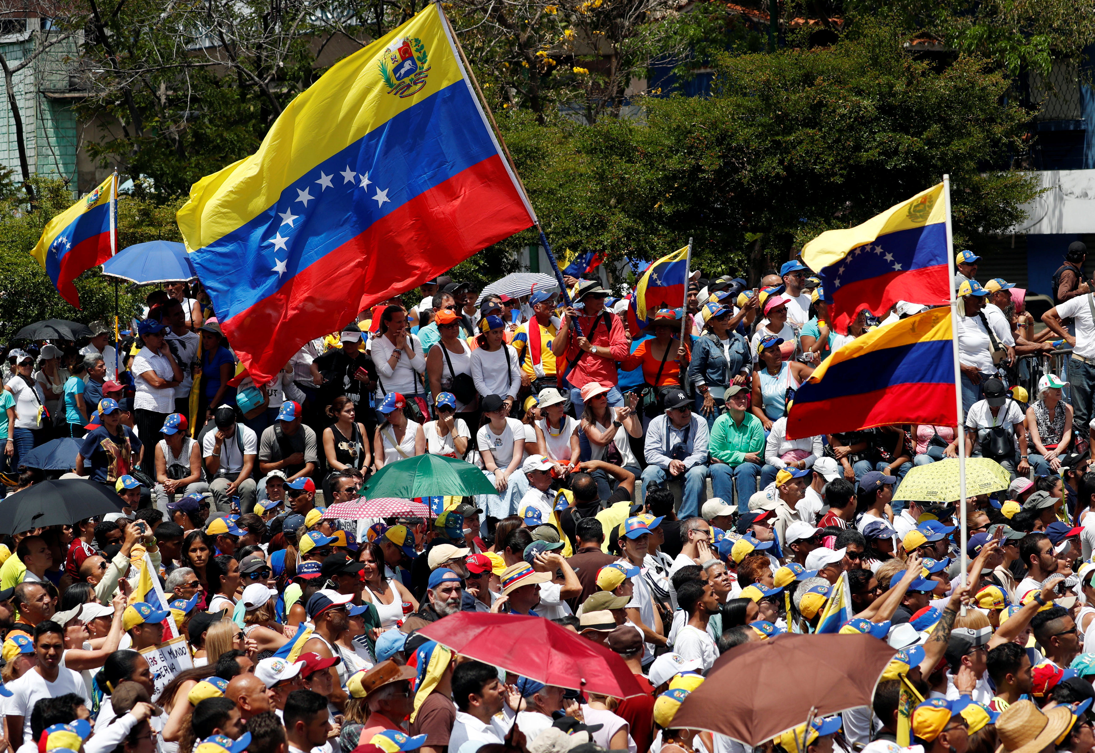 Guaidó se reunirá este martes con los empleados públicos