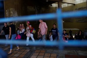 Reportaron fuerte retraso en el Metro de Caracas por fallas eléctricas este #29May (Fotos)