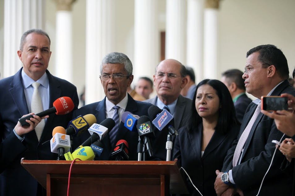 Maduro siguió un libreto comunista que solo se revertirá con libre mercado, dice diputado Barragán