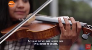 EN VIDEO: De la orquesta sinfónica en Venezuela a tocar en la calle en Bogotá