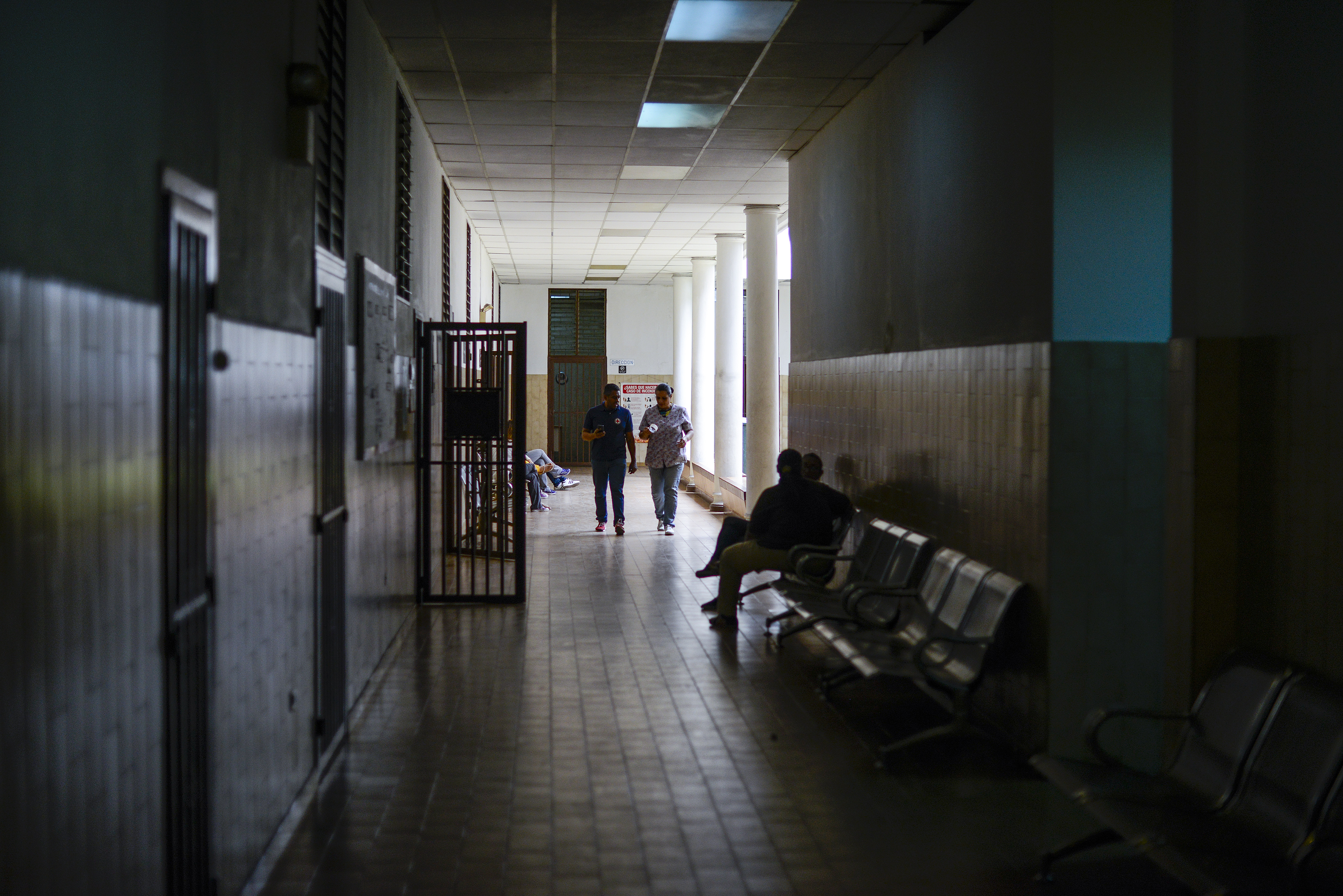Emergencia: Una noche en un hospital venezolano el día previo a la
