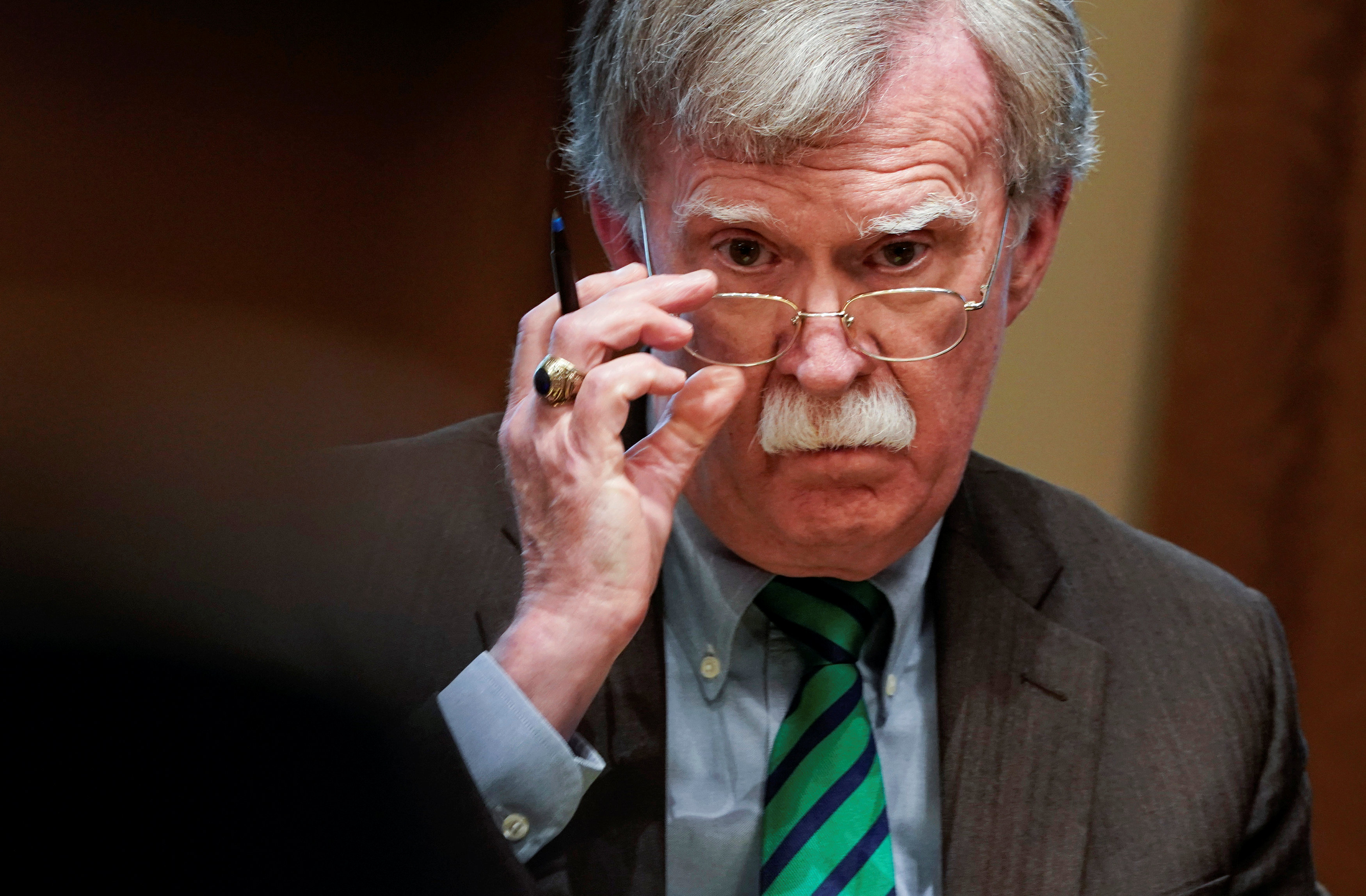 Bolton destaca que el régimen de Maduro ya no puede comerciar ni con sus aliados