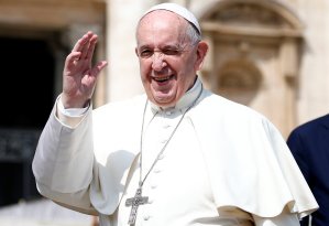 No es broma: El papa Francisco pide a los peluqueros que no sean tan chismosos