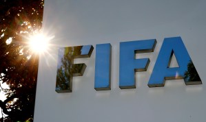 Delegación de la FIFA se desplazará a Irán tras la muerte de una aficionada