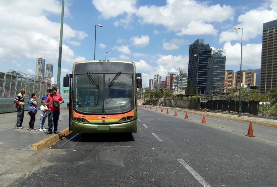 Metro de Caracas reactiva las rutas de Metrobús durante nuevo apagón rojo #10Abr