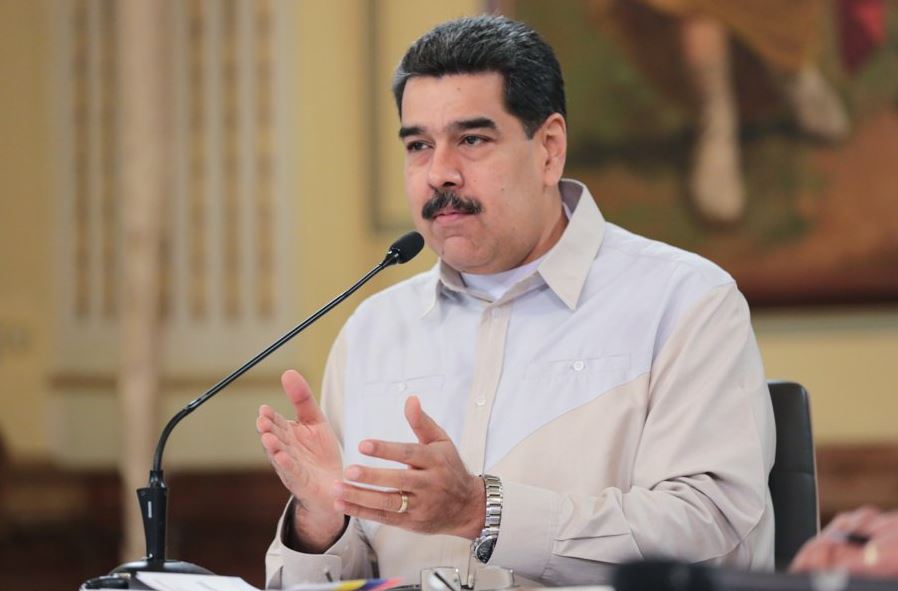Maduro te explica cómo pasamos del supuesto “vivir viviendo” al “parir pariendo” (VIDEO)