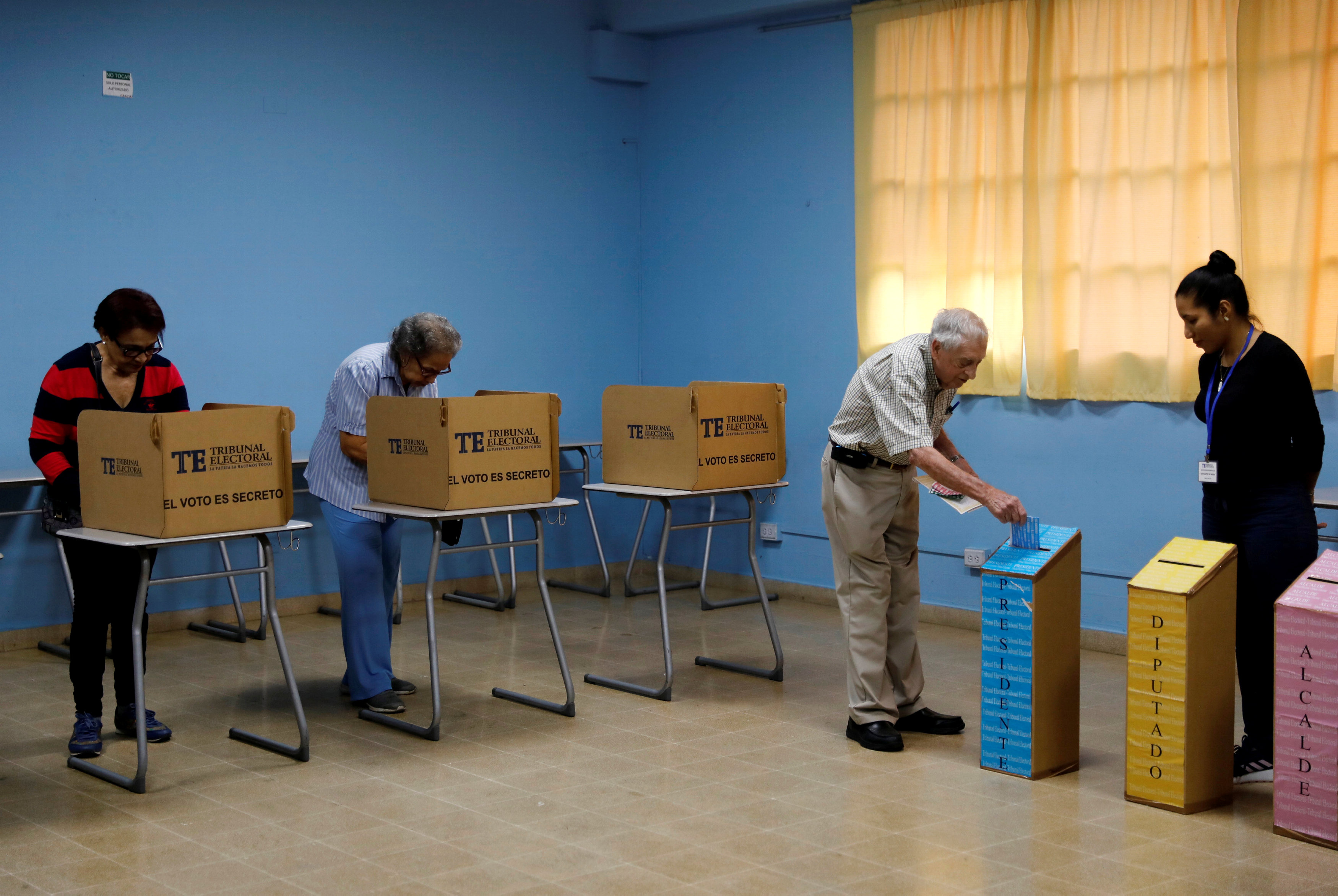 Abren las urnas para las elecciones presidenciales en Panamá