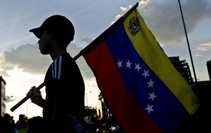 Pasos para que los venezolanos obtengan su licencia de conducir en Colombia
