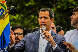 Guaidó dice que exfuncionarios del Sebin le alertaron sobre el ELN en Venezuela (Video)