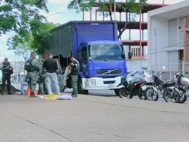 #EscombrosdeMaduro: Saquearon camión de productos de limpieza y aseo personal en Maturín