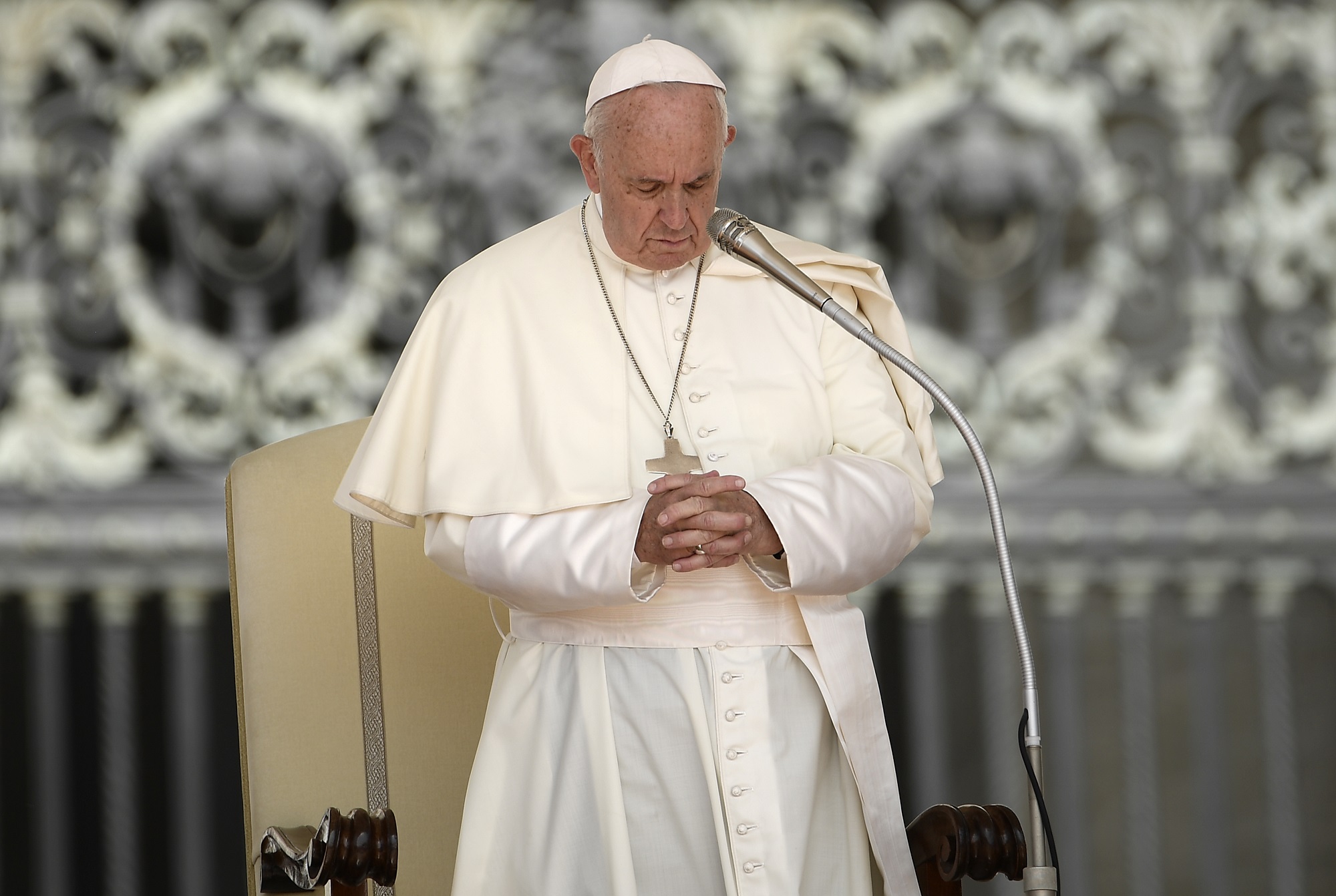 El Papa insta a la comunidad internacional a no tolerar bombardeo en centro de inmigrantes libio
