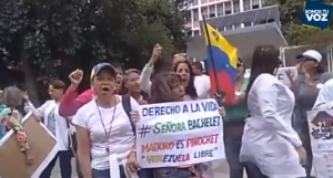 “¡Señora Bachelet, Maduro es Pinochet!”, protestan en la Maternidad Concepción Palacios #20Jun (VIDEO)