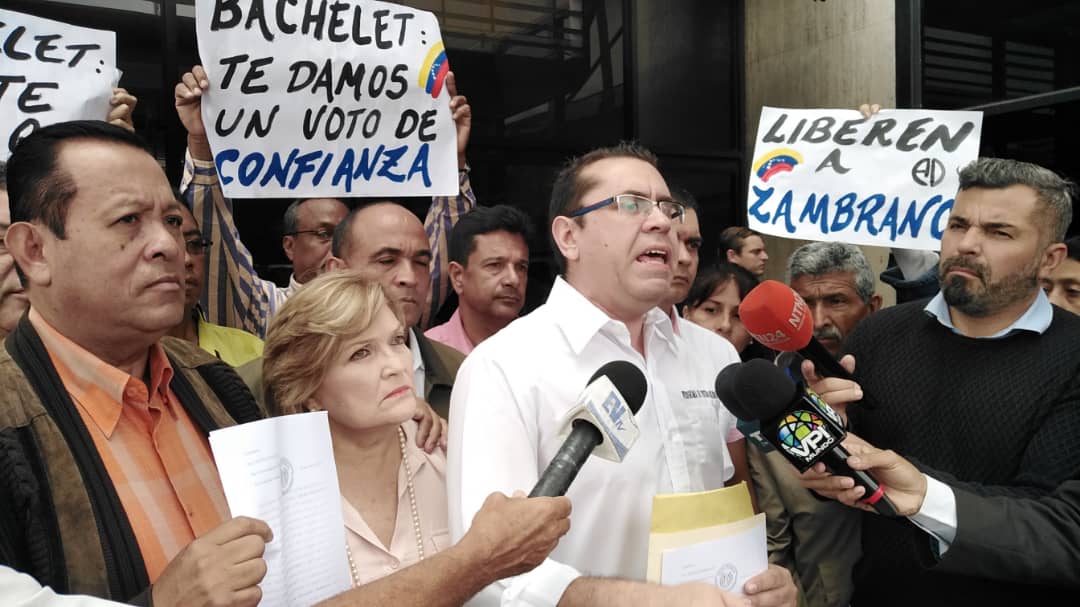 Dirigentes de AD exigen a Michelle Bachelet que visita a Venezuela no sea un saludo a la bandera