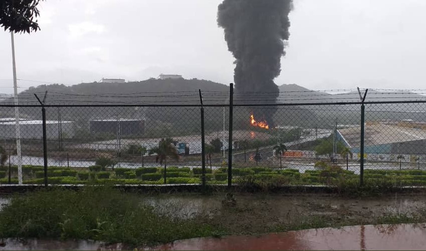 En VIDEO: Se desata fuerte incendio en la zona de seguridad de la refinería El Chaure