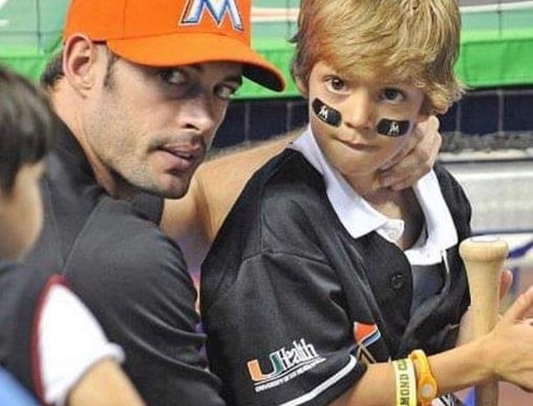 Hijo de William Levy ya es todo un galán que arrebata suspiros